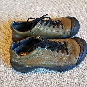 Women's Keen shoes